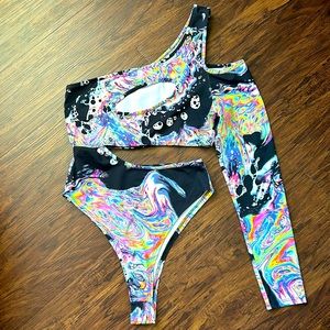 Iheartraves bodysuit